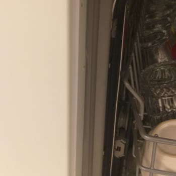 Arçelik AB240 Bulaşık Makinesinin Montajı Hatalı Ve Kullanılamaz