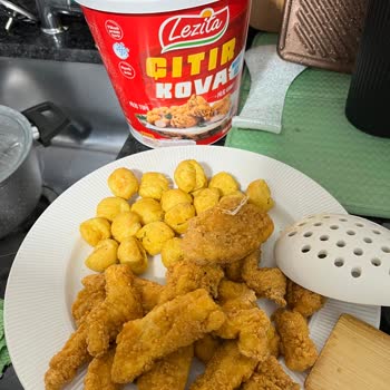 İçinde Tavuk Tüyü Bulunan Lezitta Donmuş Çıtır Kova’dan Hijyen Şikayeti