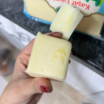 Sütaş Kaşar Peynirinde Belirlenemeyen Yabancı Madde Ve Sağlık Endişesi