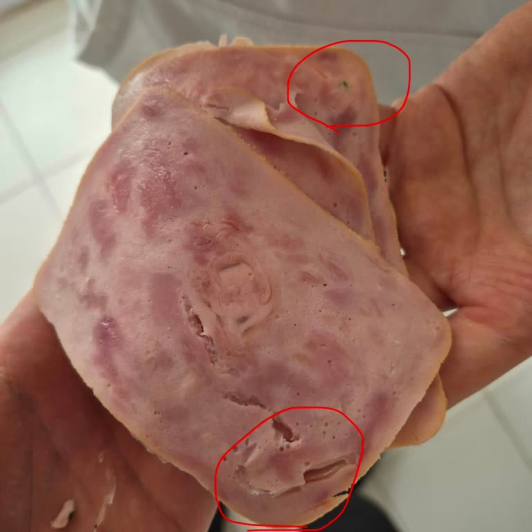 Aytaç Füme Hindi Ürününde Plastik Parça Bulundu