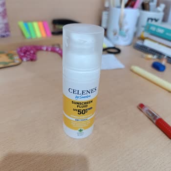 Gratis Güneş Kremi Topaklanıyor Ve Kum Parçaları Var, Kullanamıyorum