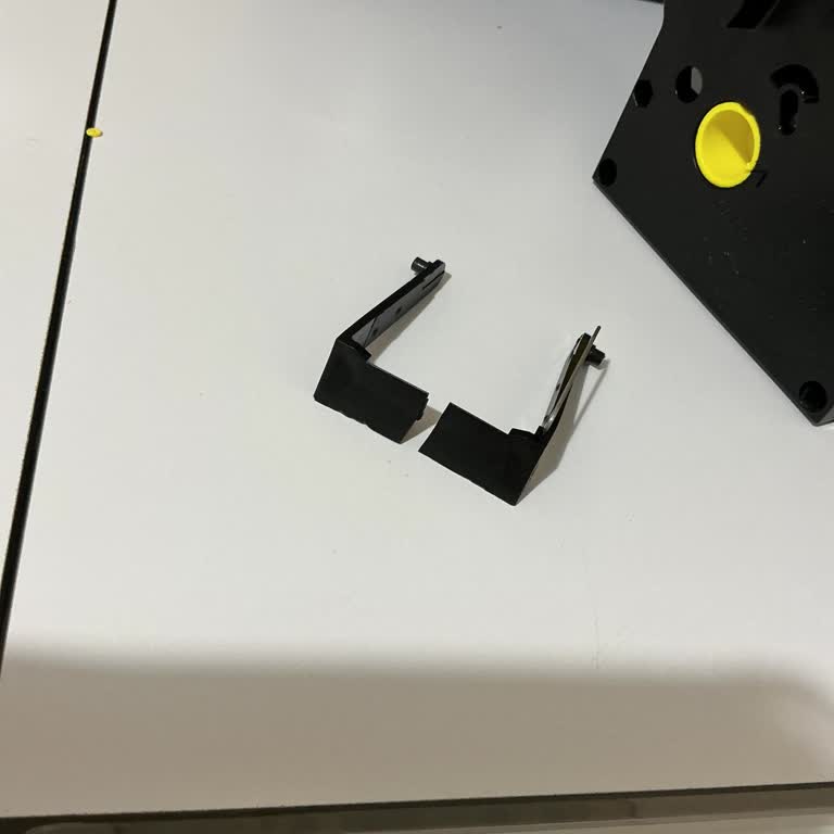 Philips 5500 LatteGo’da Demleme Ünitesi Çıkarırken Plastik Parça Düşmesi Ve Ücretsiz Onarım Talebi