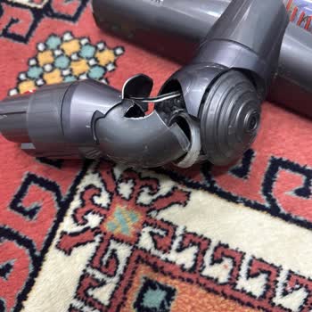 Dyson V11 Başlığı Garantinin Son Gününde Aniden Parçalandı