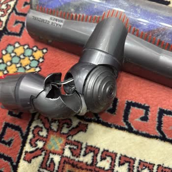 Dyson V11 Başlığı Garantinin Son Gününde Aniden Parçalandı