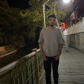 Bir Yıkamada Vücut Bölgesi Yarı Yarıya Küçülen Oversize Tişört İçin Değişim Ve İade Talebi