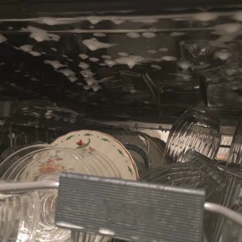 Arçelik Bulaşık Makinesinde Deterjan Kalıntısı Ve Köpük Sorunu Servis Müdahalesine Rağmen Çözülmedi