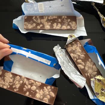 Fındıklı Sütlü Çikolatada Renk Anormalliği Ve Güvenlik Endişesi