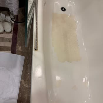 Sheraton Hotels Küvette Kaydırmaz Bant Olması Gerekirken Sökülmüş Olduğunu Gördüm