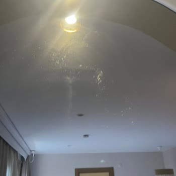 Sabel Villas Soğuk Ve Kirli Havuz, Eksik Banyo Ürünleri Ve Aşırı Ücret