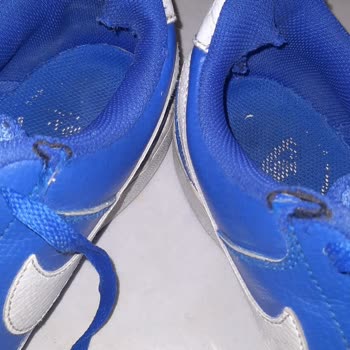 Nike Ayakkabısında 7 Ayda Topuk Ve Bağcık Yırtılması