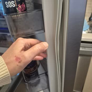 Garantili Buzdolabımda Kısa Sürede Çatlak Ve Kapak Lastiği Yırtığına Ücretsiz Değişim Talebi