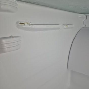 Garantili Buzdolabımda Kısa Sürede Çatlak Ve Kapak Lastiği Yırtığına Ücretsiz Değişim Talebi