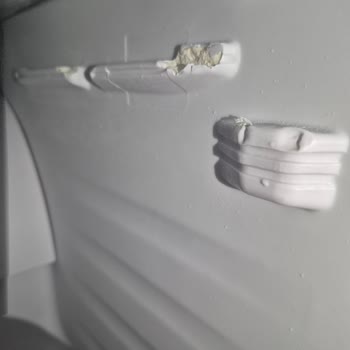 Garantili Buzdolabımda Kısa Sürede Çatlak Ve Kapak Lastiği Yırtığına Ücretsiz Değişim Talebi