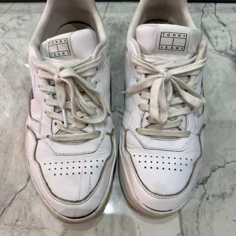 İmalat Hatası Nedeniyle Açılan Sneaker Ayakkabının Değişim Talebi