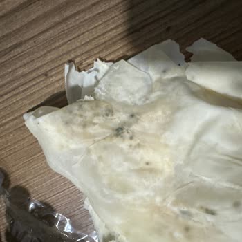 Migros Van Market'te Küflü Yufka Ve Acı Peynir İçin İade Talebi