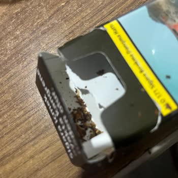 Parliament Midnight Blue Sigara Paketlerinde Tütün Dökülmesi Ve Boşluk Şikayeti