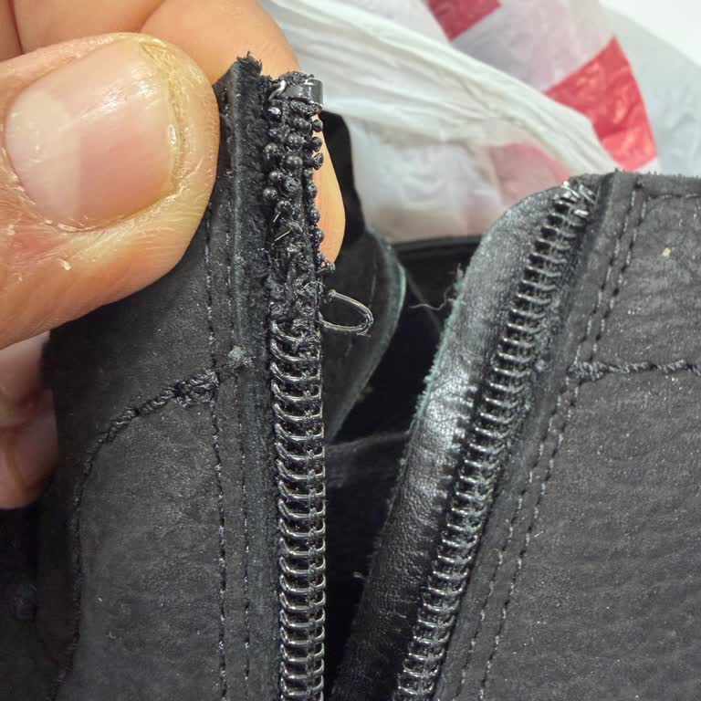 Derimod Botunun Fermuarı Bir Hafta İçinde Bozuldu Ve Değişim Talebi