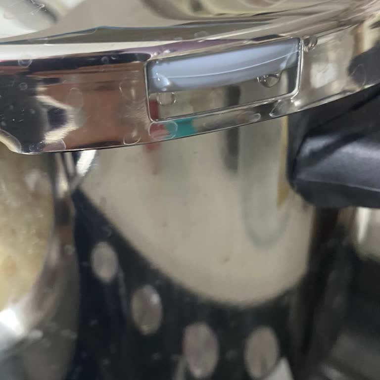 Kapağından Su Sızan Düdüklü Tencere İçin Değişim Ve İade Talebi