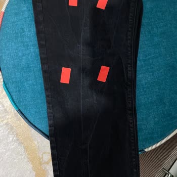 İlk Yıkamada Beyaz Çizikler Oluşan Kot Pantolonun İadesi Reddedildi