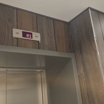 Minimak Asansörleri Sürekli Herkes Asansörde Kalıyor