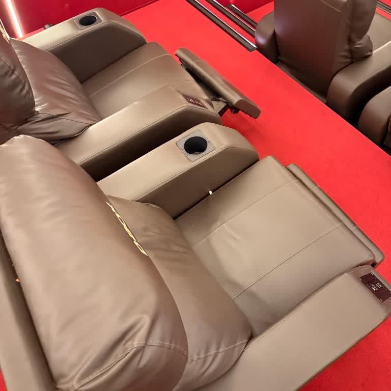 Premium Salonun Bozuk Koltukları Ve Hizmet Eksikliği Nedeniyle 980 TL İadesi Talebi