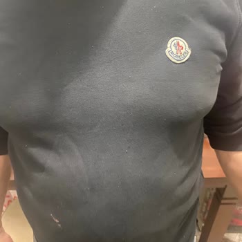 Mağaza İçinde Açık Çamaşır Suyu Sızıntısı Kıyafetlerimde Kalıcı Zarar