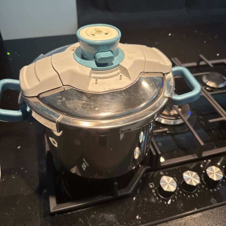 Tefal Clipso Düdüklü Tencere Basınç Oluşturamıyor, Yetkili Servis Çözüm Sunamıyor