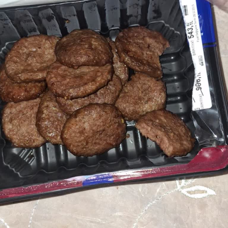 Metro Market’te Son Kullanma Tarihi Yaklaşan Bozulmuş Köfte İndirimli Satışı
