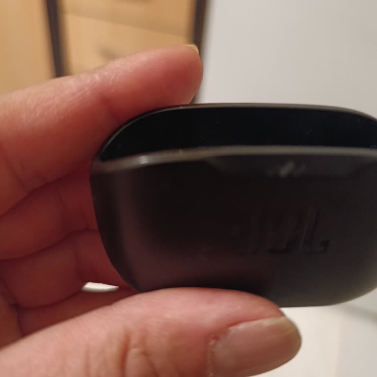 Şarj Kutusu Çalışmayan JBL Wave Buds 2 İçin Garanti Servisi Bulunamıyor
