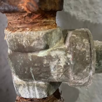 İZSU Su Sayacı Değişiminde Süregelen Kaçak Ve Cevapsızlık