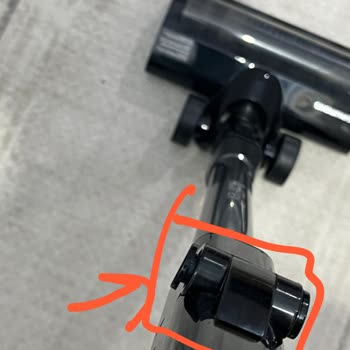 Süpürge Kirleri Geri Üfledi Ve Parça Dökülüyor Ücret İadesi Talebim