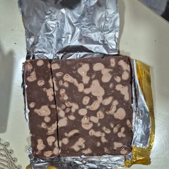 Rengi Ve Tadı Bozuk Çift Kavrulmuş Fındıklı Çikolata İçin Değişim Ve İade Talebi