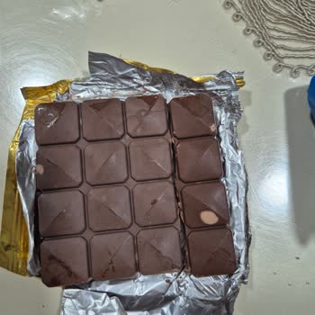 Rengi Ve Tadı Bozuk Çift Kavrulmuş Fındıklı Çikolata İçin Değişim Ve İade Talebi