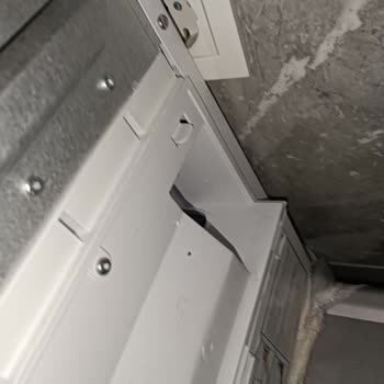 Yeni Kurutma Makinesinin Su Sızdırması Ve Servis Cevapsızlığı Nedeniyle Değişim Talebi