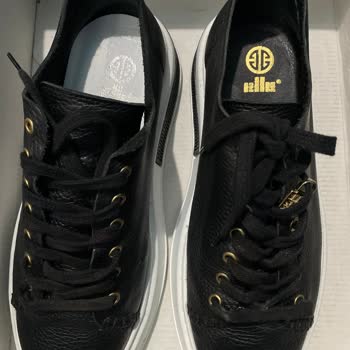 İç Rengi Farklı Ayakkabı İçin Değişim Talebi