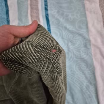 Ayıplı Kazak Değişim Talebi Ve Mağaza Personelinin Tutumu