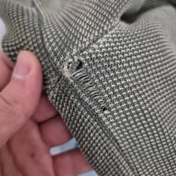 Ayıplı Kazak Değişim Talebi Ve Mağaza Personelinin Tutumu