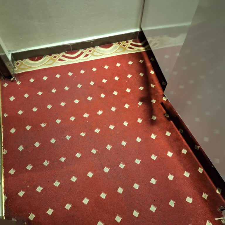 Maltepe Park AVM Mescitleri Kirli Ve Kadın Mescidi Kapalı