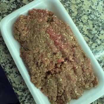 Carrefour Kuşadası Mağazasında Hijyen İhlali Ve Kedilerin Varlığı