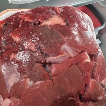 Carrefour Kuşadası Mağazasında Hijyen İhlali Ve Kedilerin Varlığı