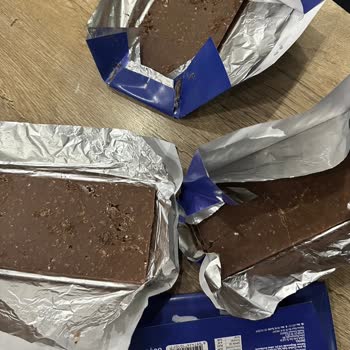 Çikolatalarda Kurt Tespiti Ve Şubede Fişsiz İade Reddi