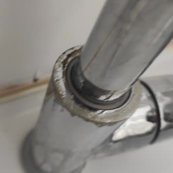 Fleko Lavabo Bataryasında Kromaj Pası Ve Kalıcı Leke Şikayeti