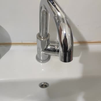 Fleko Lavabo Bataryasında Kromaj Pası Ve Kalıcı Leke Şikayeti