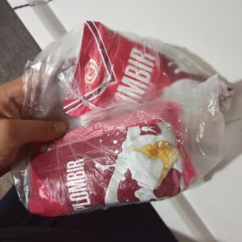 Eriyen Dondurmanın Değişimi İçin Müşteri Hizmetlerinden Cevap Bekliyorum