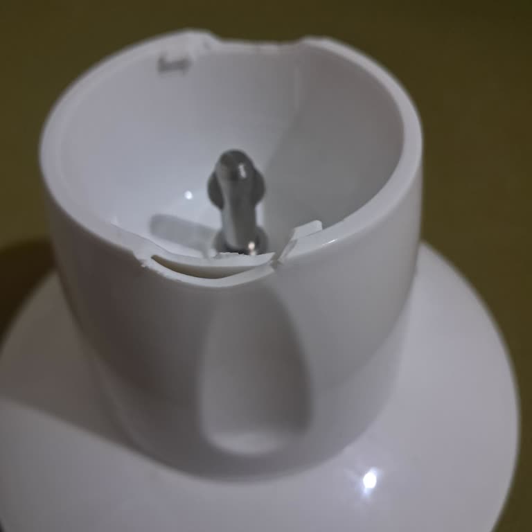 A101'de Aldığım Kiwi Blender Çalışmıyor Ve Mağaza Yardımcı Olmuyor