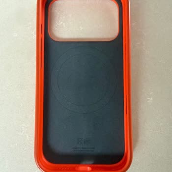 Apple Mağazasından Alınan Kılıfta İlk Haftada Kararma