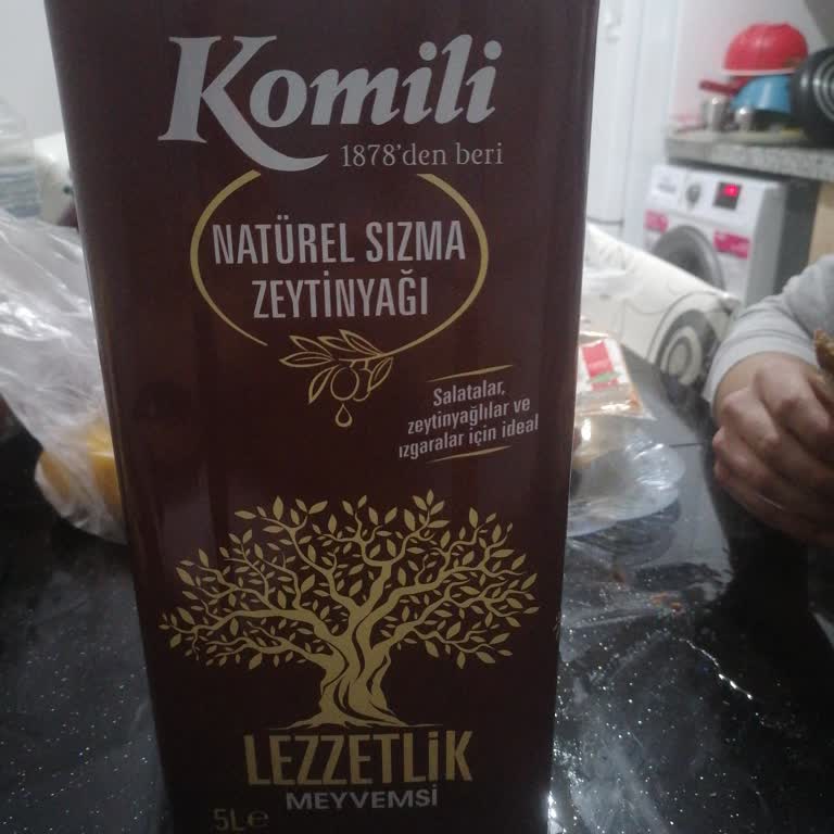 Komili Zeytinyağı Natürel Sızma Bir Zeytinyağından Beklenen Koku Ve Aromayı Kesinlikle Alamadım!