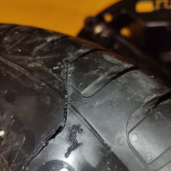 Continental Ultra Contact Lastiği Patlaması: Güvenlik Riski Ve Garanti Talebi