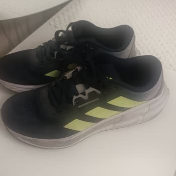 Ayakkabının Aşırı Sıkıştırması Ve Bağcık Açılmaları Nedeniyle Yaralanma Ve Mağaza Reddi