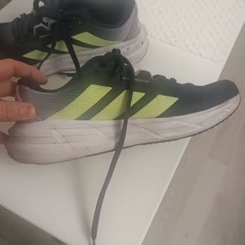 Ayakkabının Aşırı Sıkıştırması Ve Bağcık Açılmaları Nedeniyle Yaralanma Ve Mağaza Reddi